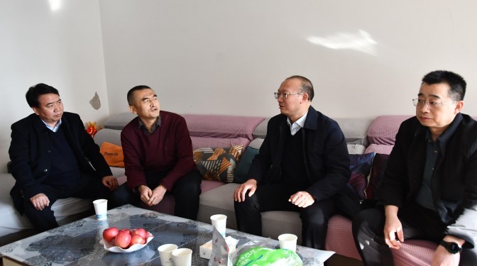 新春慰問顯真情，建科關(guān)懷暖人心——甘肅建科院開展2025年春節(jié)送溫暖活動(dòng)