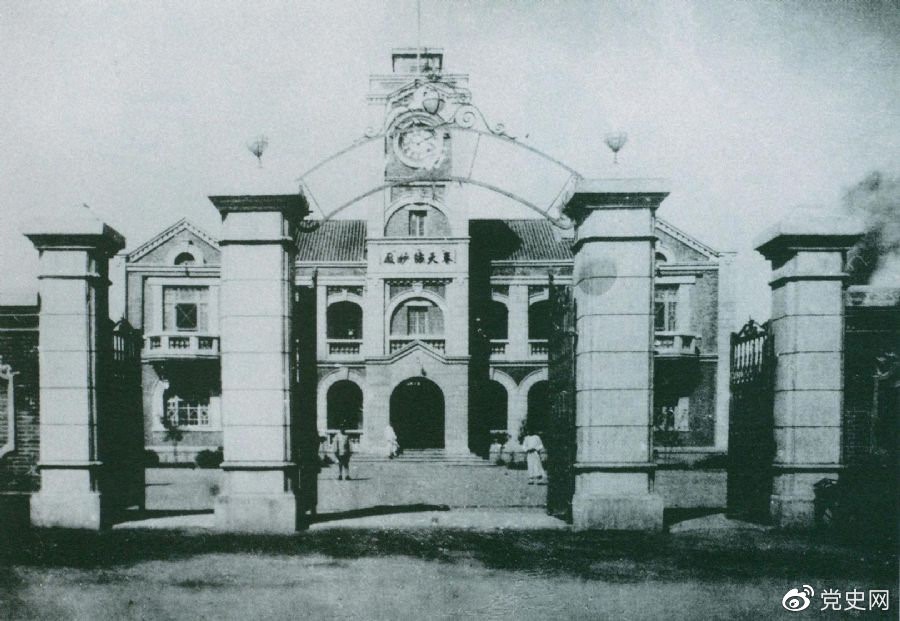 　　圖為中共滿洲省委舊址。1929年6月，中共中央政治局決定劉少奇任中共滿洲省委書記。7月，劉少奇到達(dá)奉天（今沈陽）赴任。