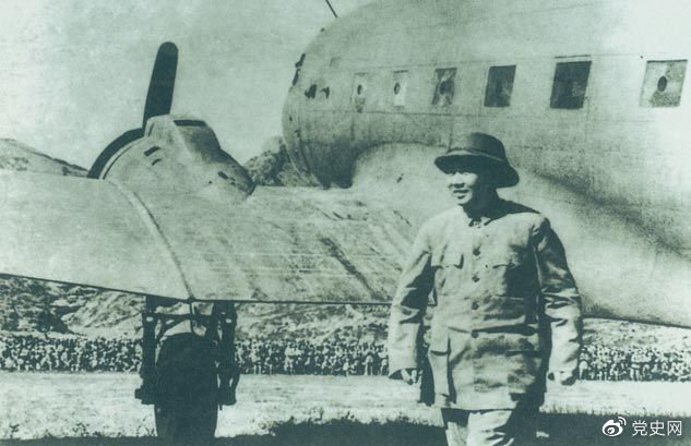 1945年10月11日，毛澤東回到延安，受到延安各界人士的熱烈歡迎。